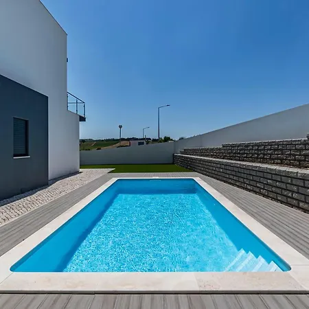 4 Bed - Sleeps 8 - Pool - Garden - Parking Vermelha