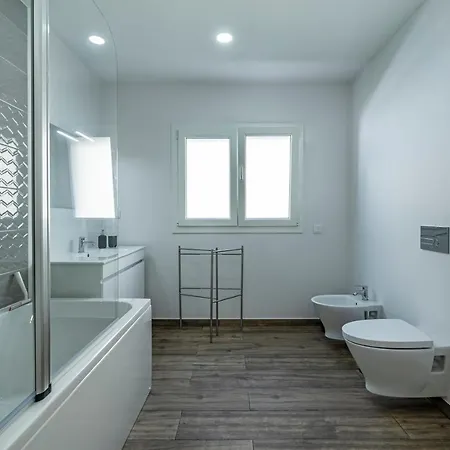 度假居 4 Bed - Sleeps 8 - Pool - Garden - Parking *