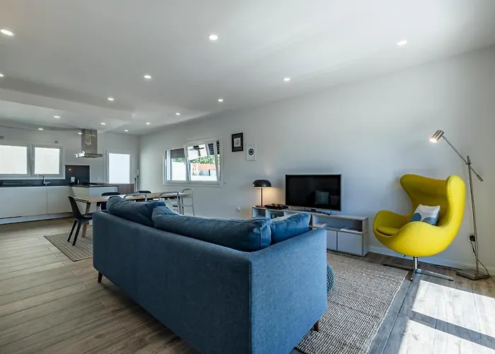 4 Bed - Sleeps 8 - Pool - Garden - Parking Vermelha