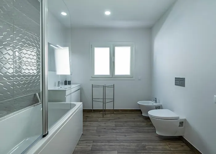 Casa de Férias 4 Bed - Sleeps 8 - Pool - Garden - Parking *